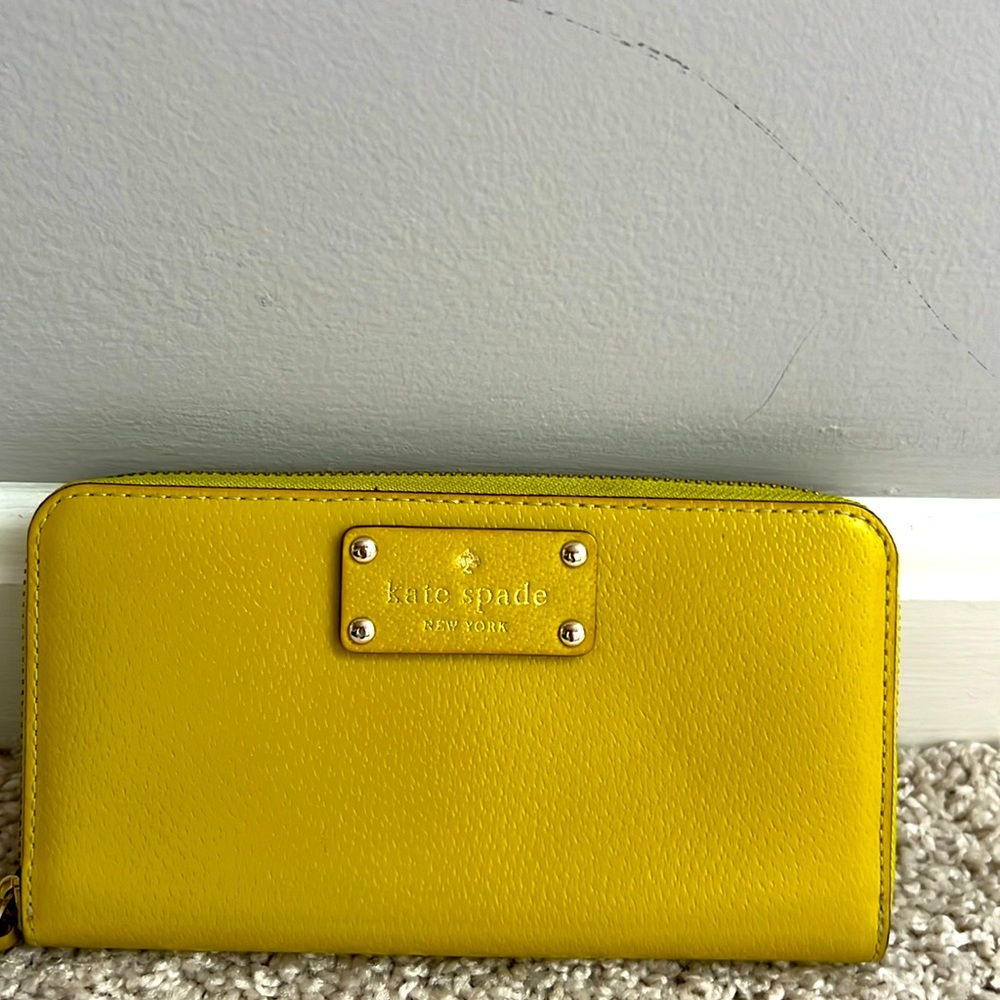 EUC Kate Spade Long Wallet